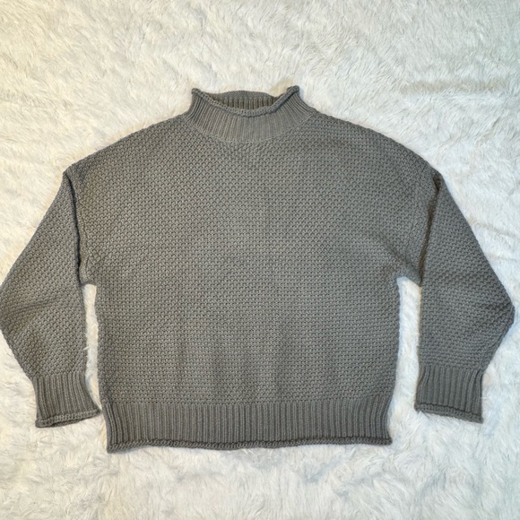 Women’s Zesica’s turtleneck batwing chunky sweater, gray, large. - Picture 3 of 7